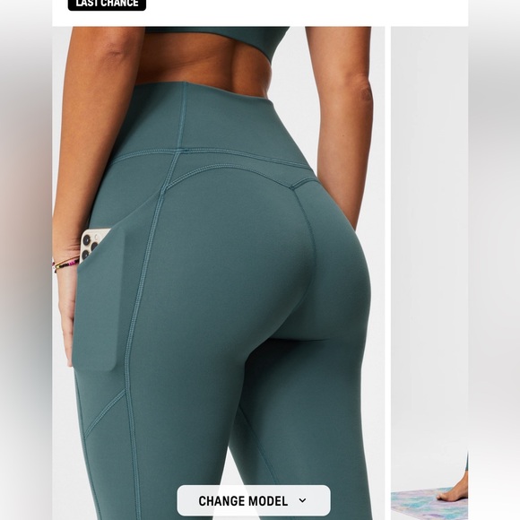 Fabletics Workout Set in XS/S, Oasis Twist Sports Bra & Leggings - Picture 4 of 12